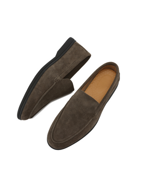 Premium-Wildlederslipper – Schwarze Sohlen